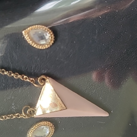 Women Gold Colored Necklace Mauve Pink Triangle Charm Crystal Stud Oval Earrings - Picture 2 of 7